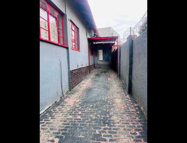 3 BEDROOM HOUSE FOR SALE IN LANGLAAGTE NORTH